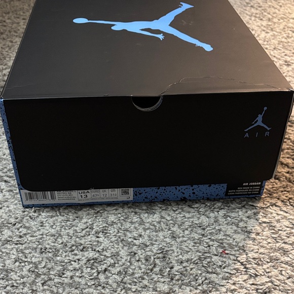 Air Jordan 5 Retro University Blue Sneakers - Picture 2 of 3